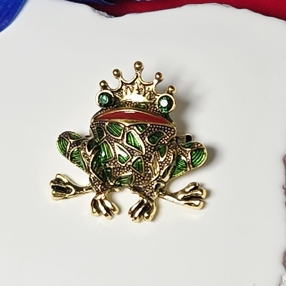 Green Frog Prince Brooch – Sparkling Vintage Style Scarf Pin NWT Whimsical Toad